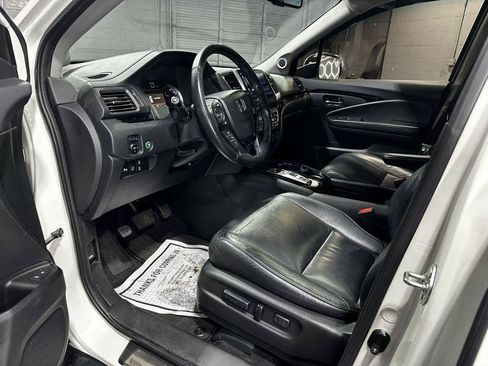 Used 2017 Honda Pilot Touring image 26