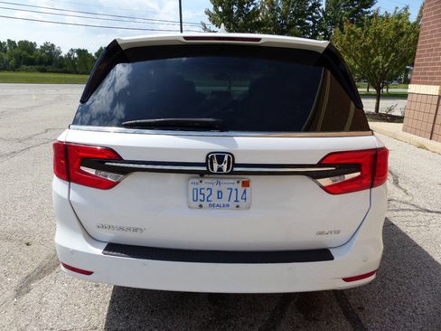 Used 2024 Honda Odyssey Elite image 8