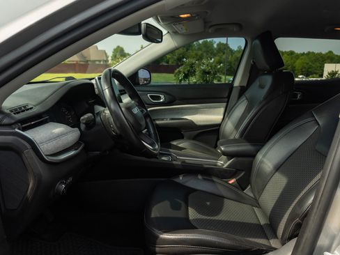 Used 2022 Jeep Compass Latitude w/ Convenience Group FWD image 11