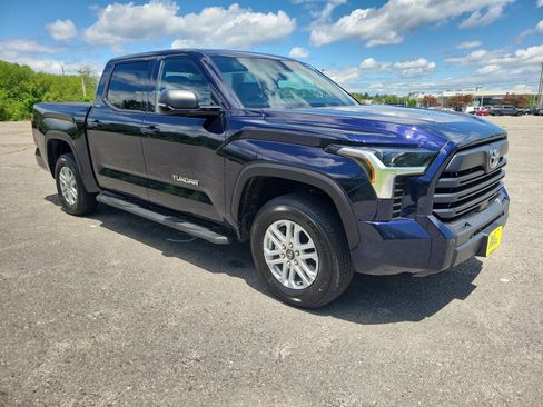 Used 2025 Toyota Tundra SR5 w/ SR5 Premium Package AWD/4WD image 3