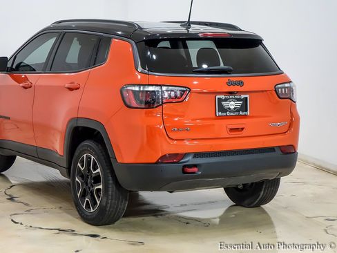 Used 2021 Jeep Compass Trailhawk w/ Sun and Sound Group AWD/4WD image 9