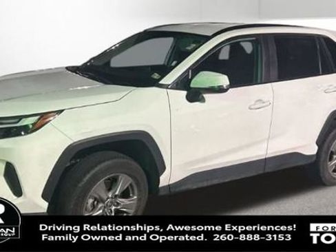 Used 2025 Toyota RAV4 XLE image 4