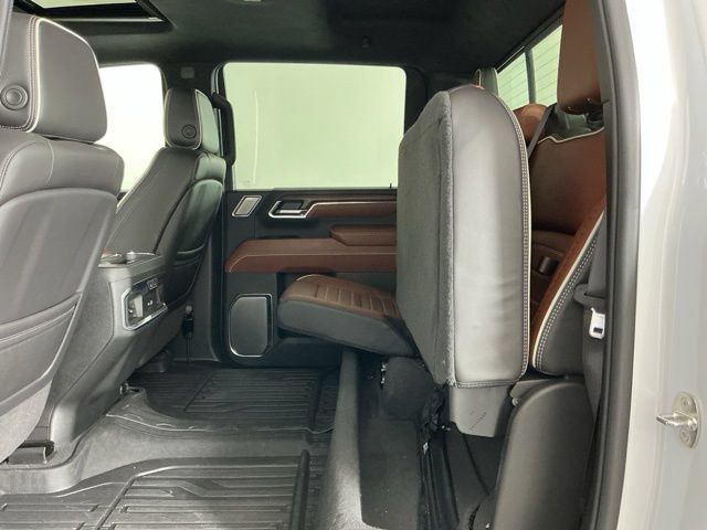 Used 2024 GMC Sierra 3500 Denali Ultimate AWD/4WD image 31