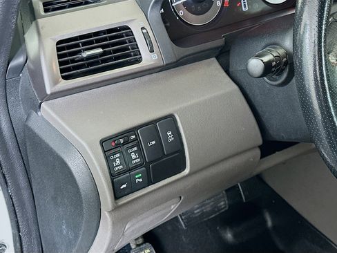 Used 2015 Honda Odyssey Touring Elite image 16