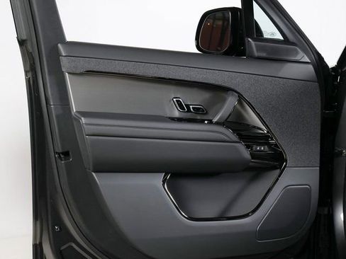 New 2026 Land Rover Range Rover Sport SE AWD/4WD image 25