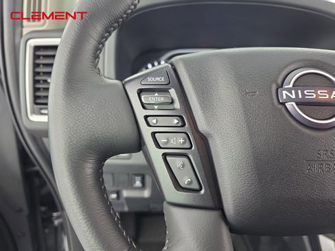 Used 2023 Nissan Frontier SV w/ SV Convenience Package image 12