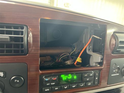 Used 2005 Ford F250 Lariat image 13