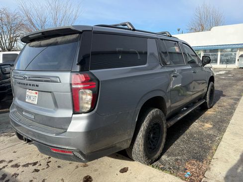 Used 2022 Chevrolet Suburban Z71 image 2