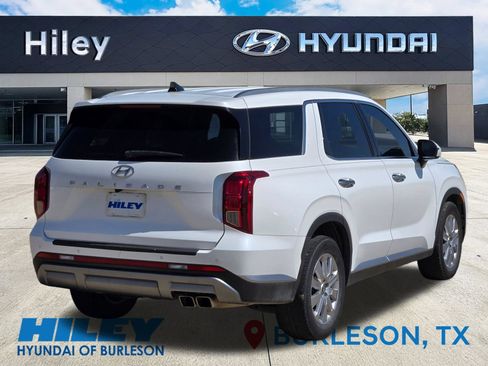 Used 2024 Hyundai Palisade SEL FWD image 4
