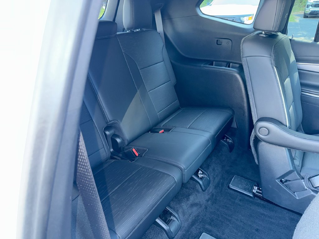 Used 2025 Buick Enclave Sport Touring FWD image 30