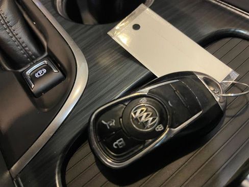 Used 2019 Buick Envision Essence image 35