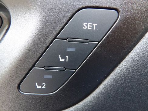 Used 2025 Nissan Pathfinder Platinum w/ Cargo Package AWD/4WD image 14