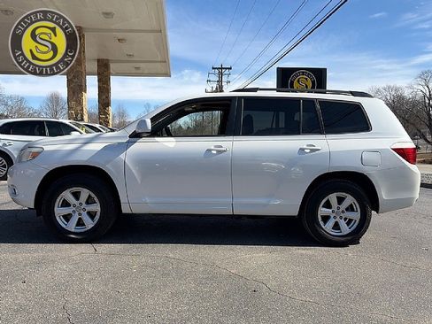 Used 2010 Toyota Highlander SE image 3