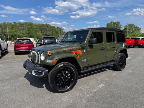 Used 2021 Jeep Wrangler Unlimited Sahara w/ Cold Weather Group AWD/4WD image 3