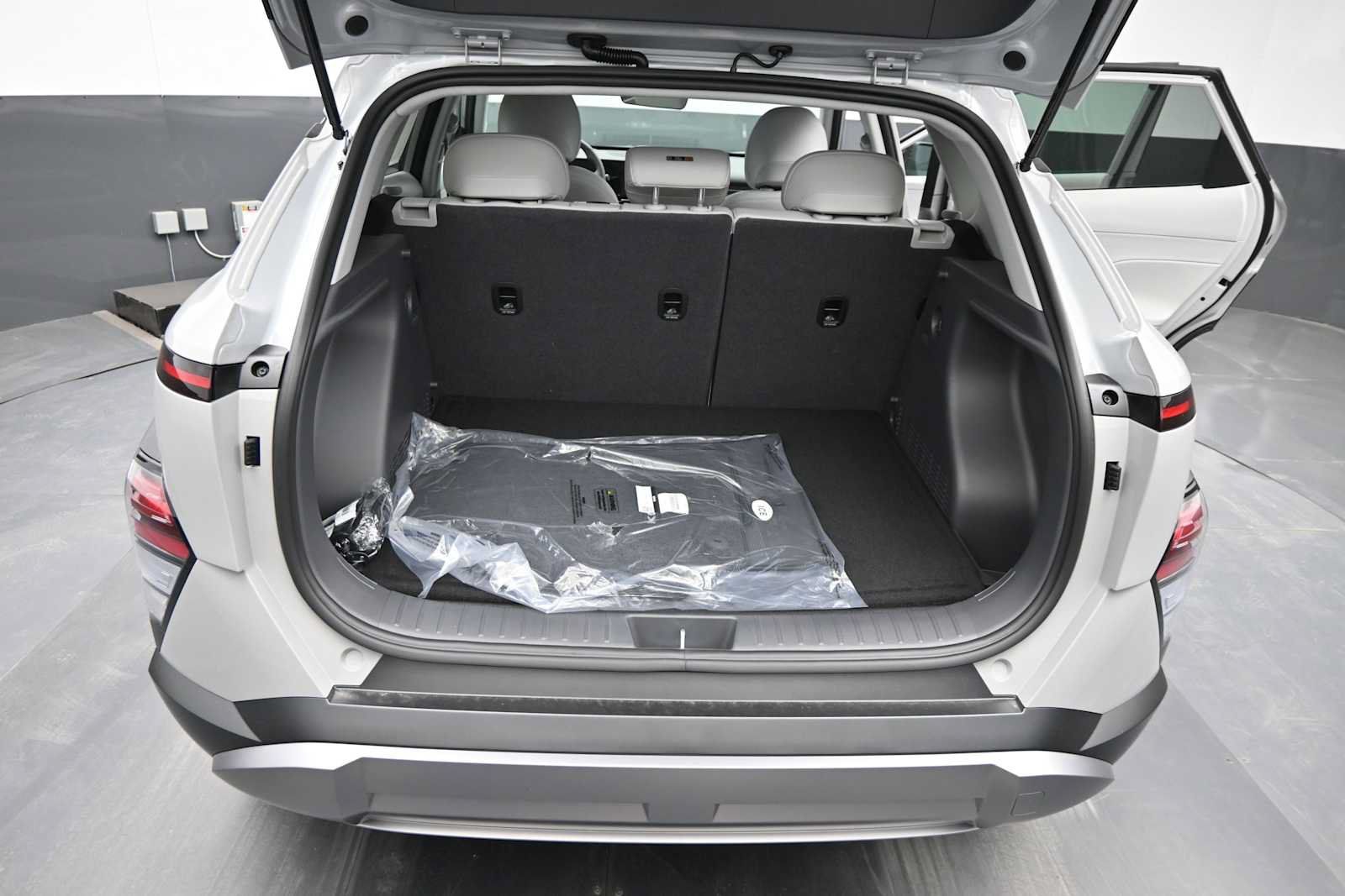 New 2026 Hyundai Kona SEL Premium AWD/4WD image 13