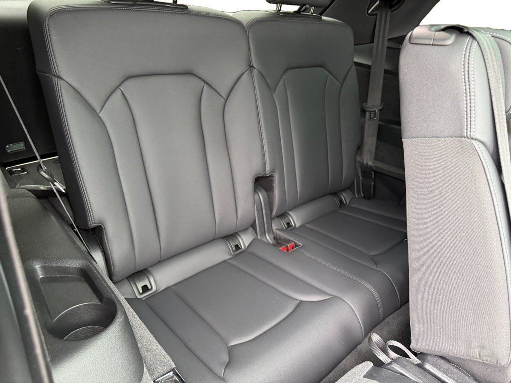 Used 2025 Audi Q7 3.0T Premium Plus AWD/4WD image 19