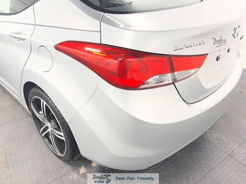 Used 2013 Hyundai Elantra GLS FWD image 12