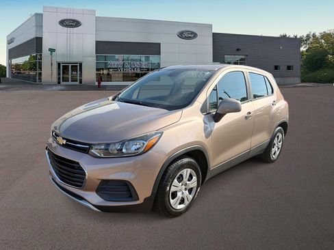Used 2019 Chevrolet Trax LS FWD image 5