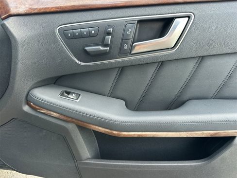 Used 2012 Mercedes-Benz E 350 E 350 image 17