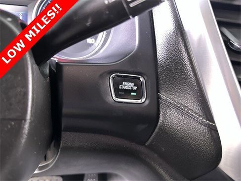 Used 2021 GMC Acadia SLE w/ Driver Convenience Package image 17