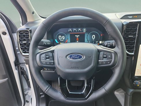 New 2025 Ford Ranger Lariat w/ FX4 Off-Road Package image 9