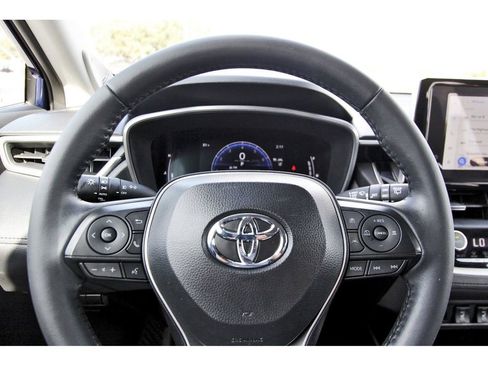Used 2024 Toyota Corolla Cross XLE image 14