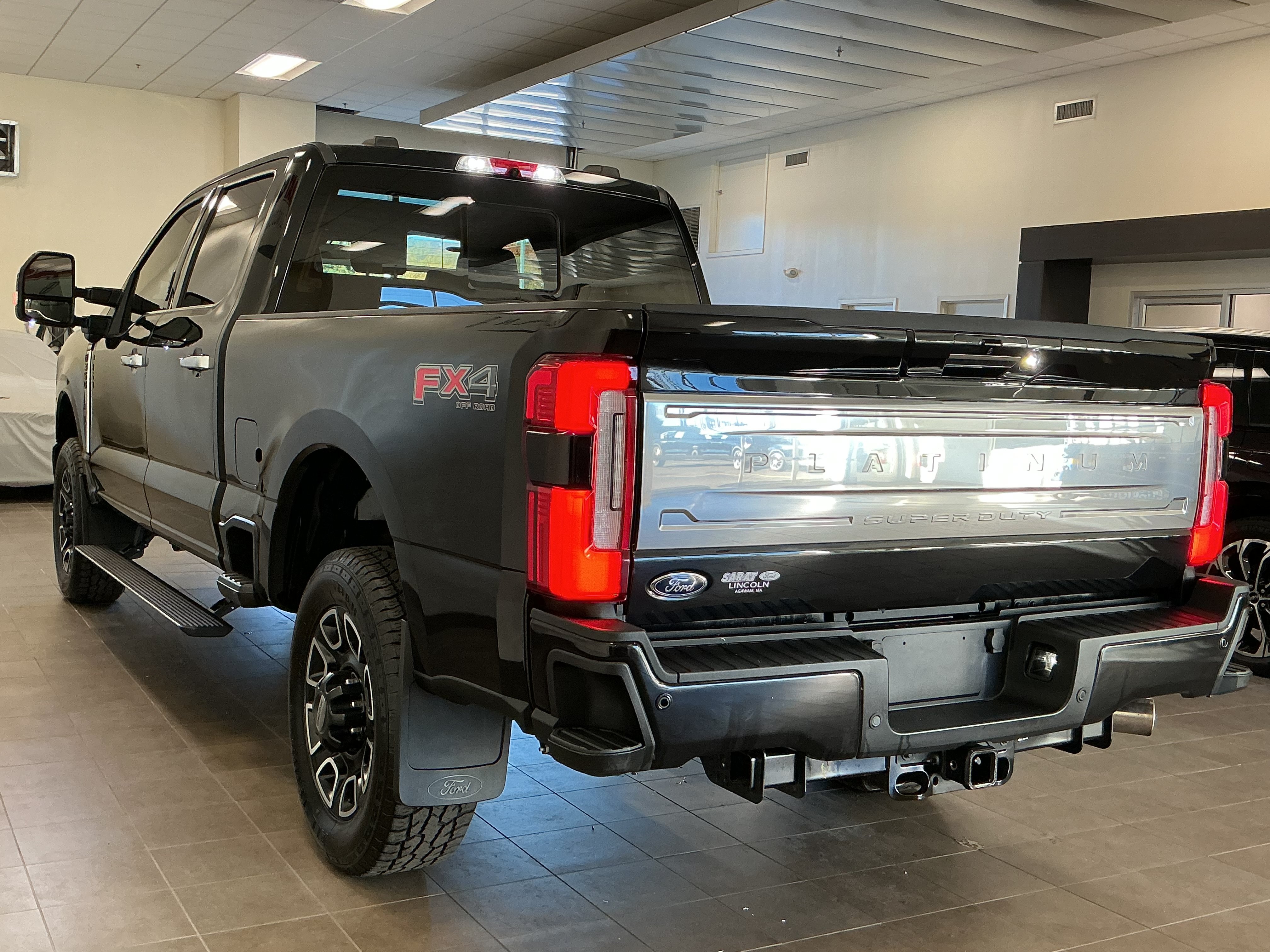 Used 2024 Ford F350 Platinum w/ FX4 Off-Road Package AWD/4WD image 5