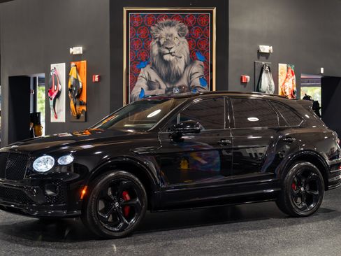 Used 2022 Bentley Bentayga AWD/4WD image 1
