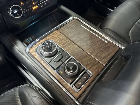 Used 2020 Ford Expedition Platinum AWD/4WD image 27