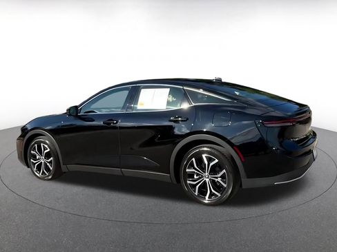 Used 2025 Toyota Crown XLE image 11