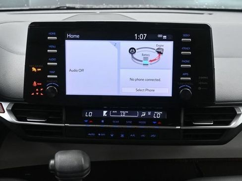 Used 2021 Toyota Sienna LE FWD image 22