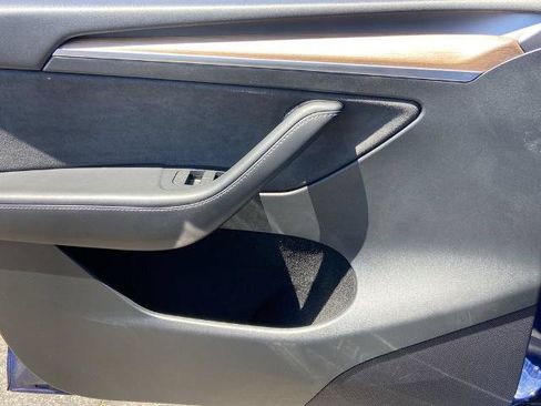 Used 2023 Tesla Model Y Performance AWD/4WD image 17