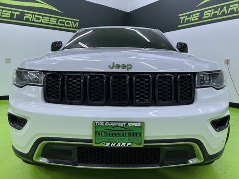 Used 2018 Jeep Grand Cherokee Limited AWD/4WD image 3