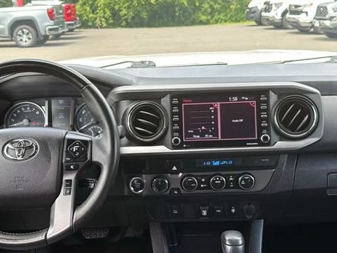Certified 2021 Toyota Tacoma TRD Off-Road AWD/4WD image 24