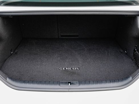 Used 2025 Genesis G70 2.5T image 25