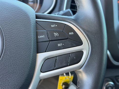 Used 2020 Jeep Cherokee Latitude image 14