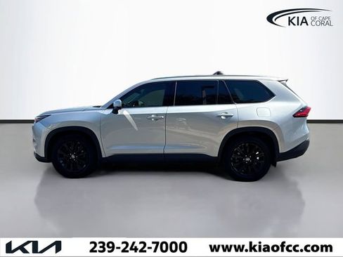 Used 2024 Toyota Grand Highlander AWD image 4