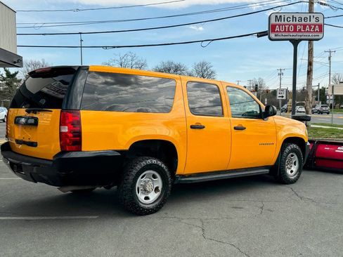 Used 2011 Chevrolet Suburban 2500 image 4