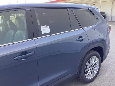 New 2026 Toyota Grand Highlander AWD image 40