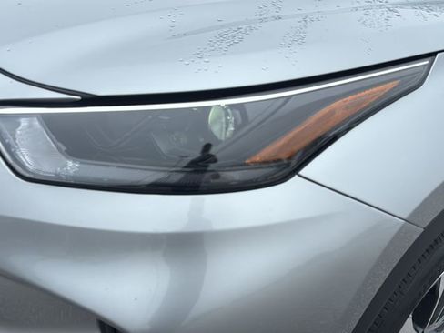 Used 2023 Toyota Highlander XLE AWD/4WD image 26