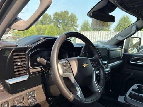 Used 2026 Chevrolet Silverado 2500 LT AWD/4WD image 6