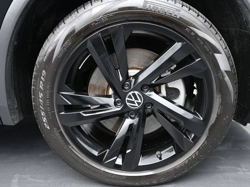 Used 2024 Volkswagen Tiguan SE R-Line AWD/4WD image 10