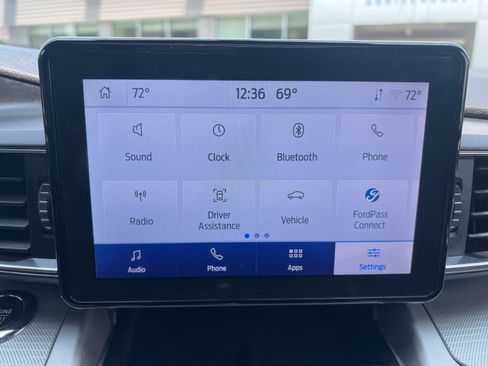 Used 2022 Ford Explorer XLT w/ Equipment Group 202A image 34