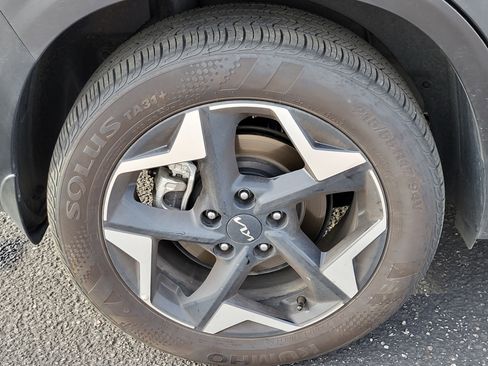 Used 2025 Kia Seltos EX w/ EX Sunroof Package image 18