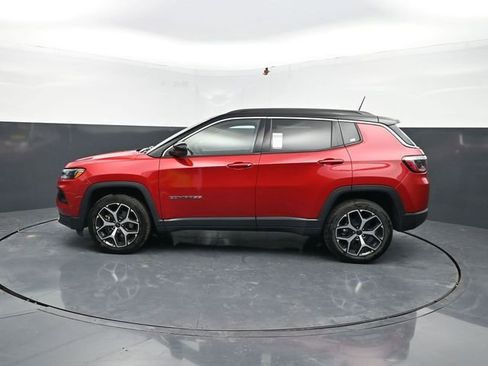 Used 2025 Jeep Compass Limited AWD/4WD image 5