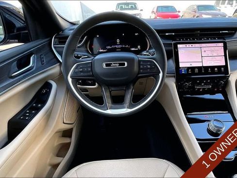 Certified 2023 Jeep Grand Cherokee Limited w/ Luxury Tech Group II RWD image 4
