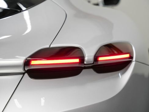 Used 2021 Ferrari Roma image 20