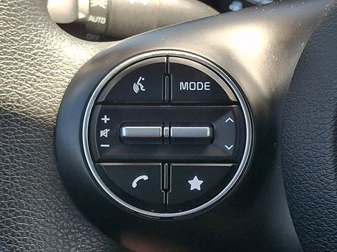 Used 2025 Kia Soul LX w/ LX Technology Package FWD image 20