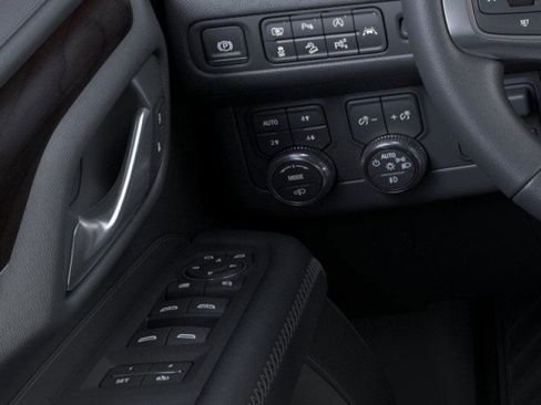 New 2025 Mercedes-Benz C 43 AMG 4MATIC Sedan image 50