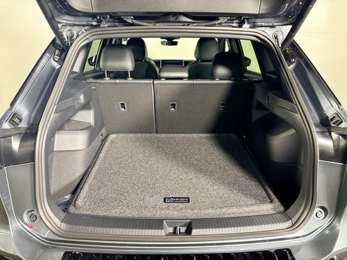 New 2026 Volkswagen Tiguan SE R-Line image 21